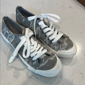 Rocket Dog gray Camouflage Women's Sneakers